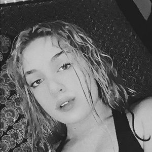 Meet your Posher, Ava